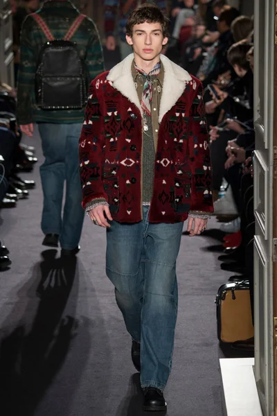 Look 74